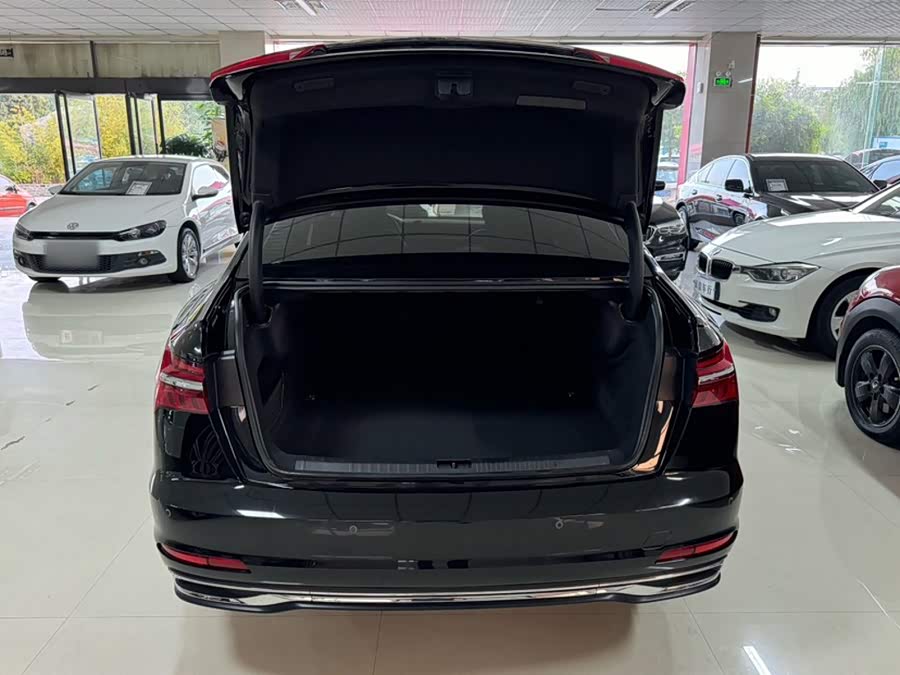 Audi A6L 2024, фото 10