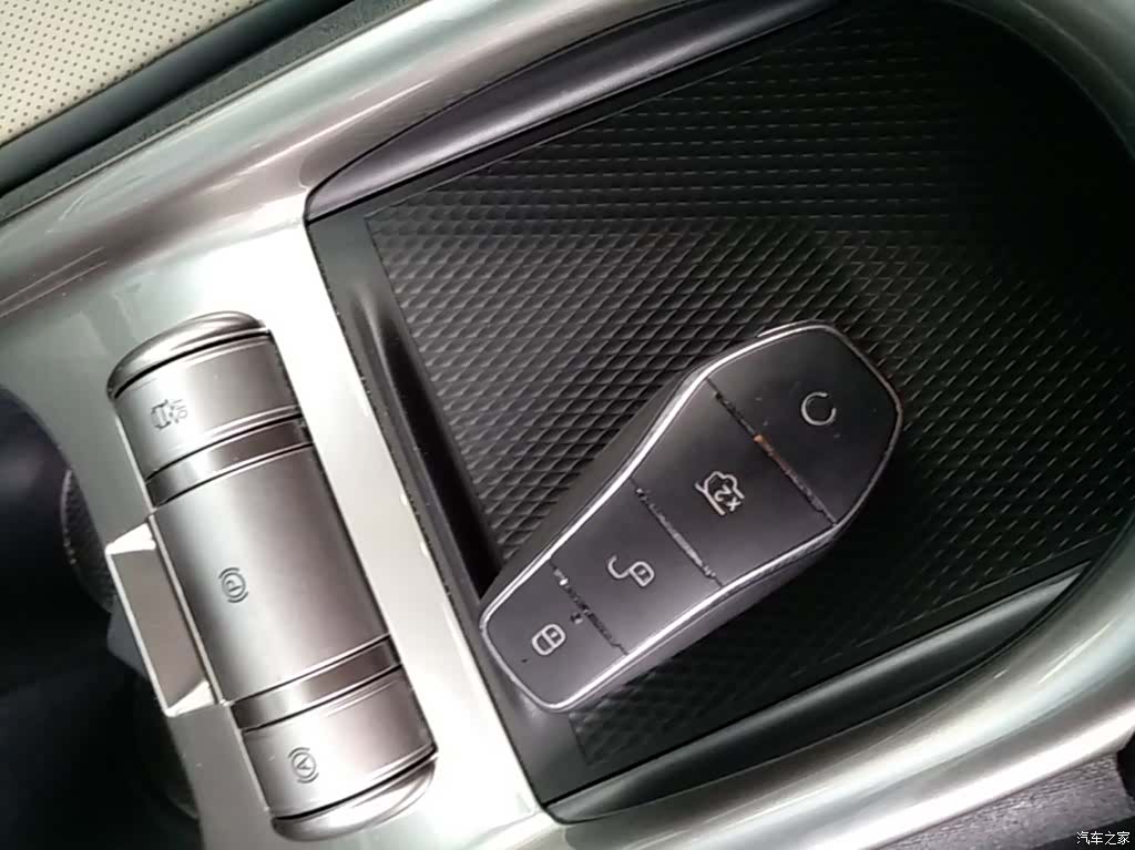 BYD Dolphin, 2024 9