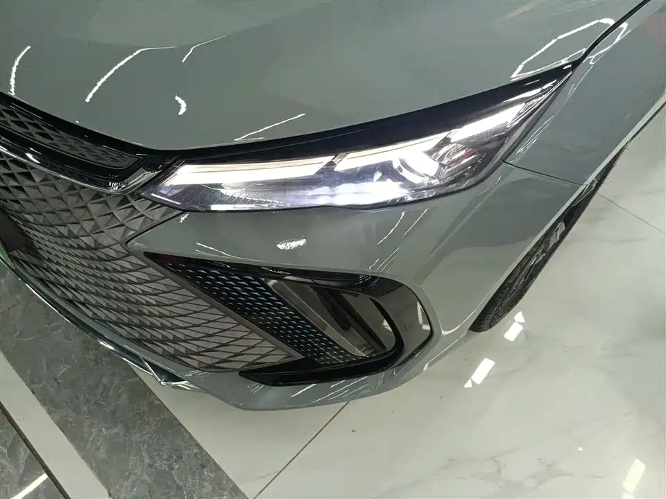 Geely Emgrand L HiP Geely Emgrand L HiP
