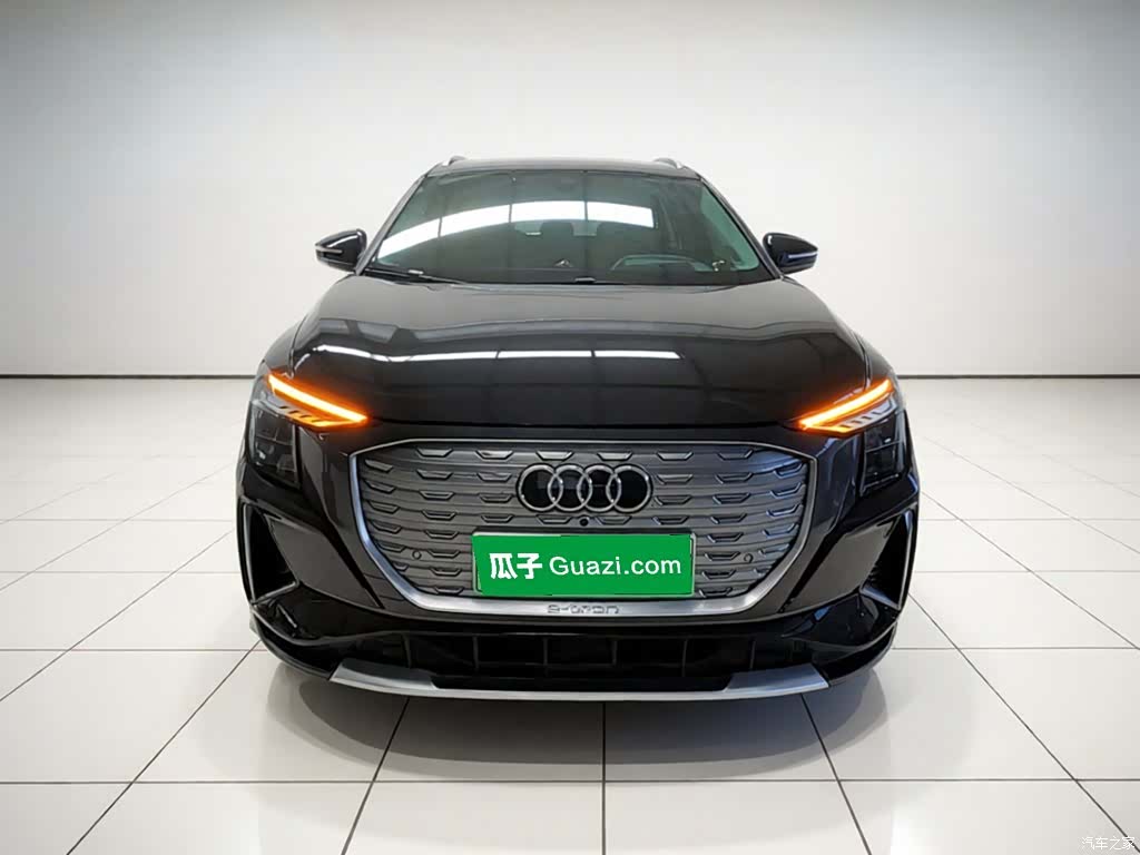 Audi Q5 e-tron, 2024 3