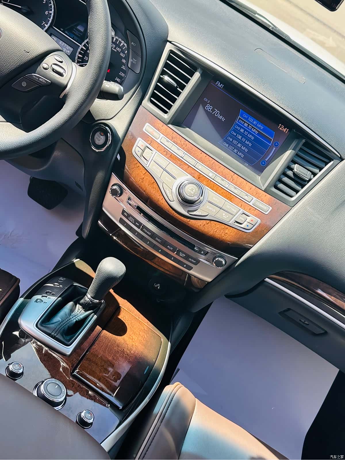 Infiniti JX35, 2014 21