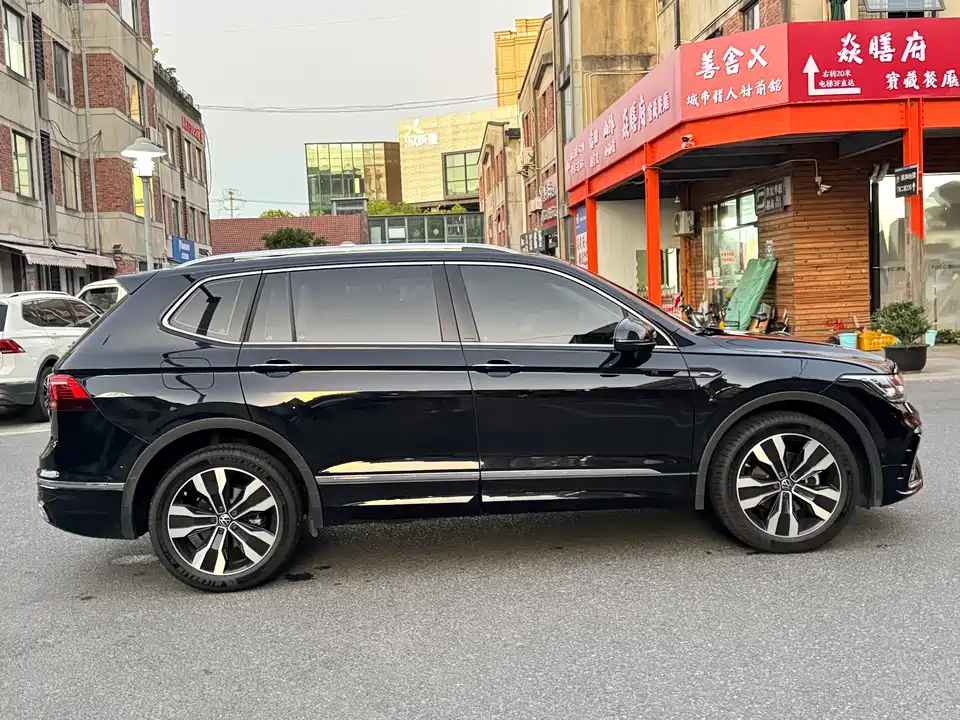 Volkswagen Tiguan L