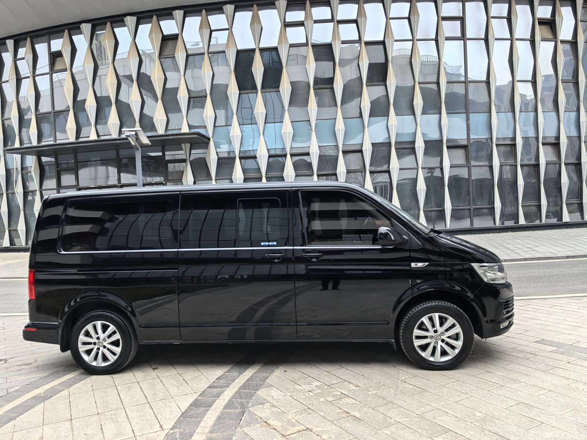 Volkswagen 8, 2017 4