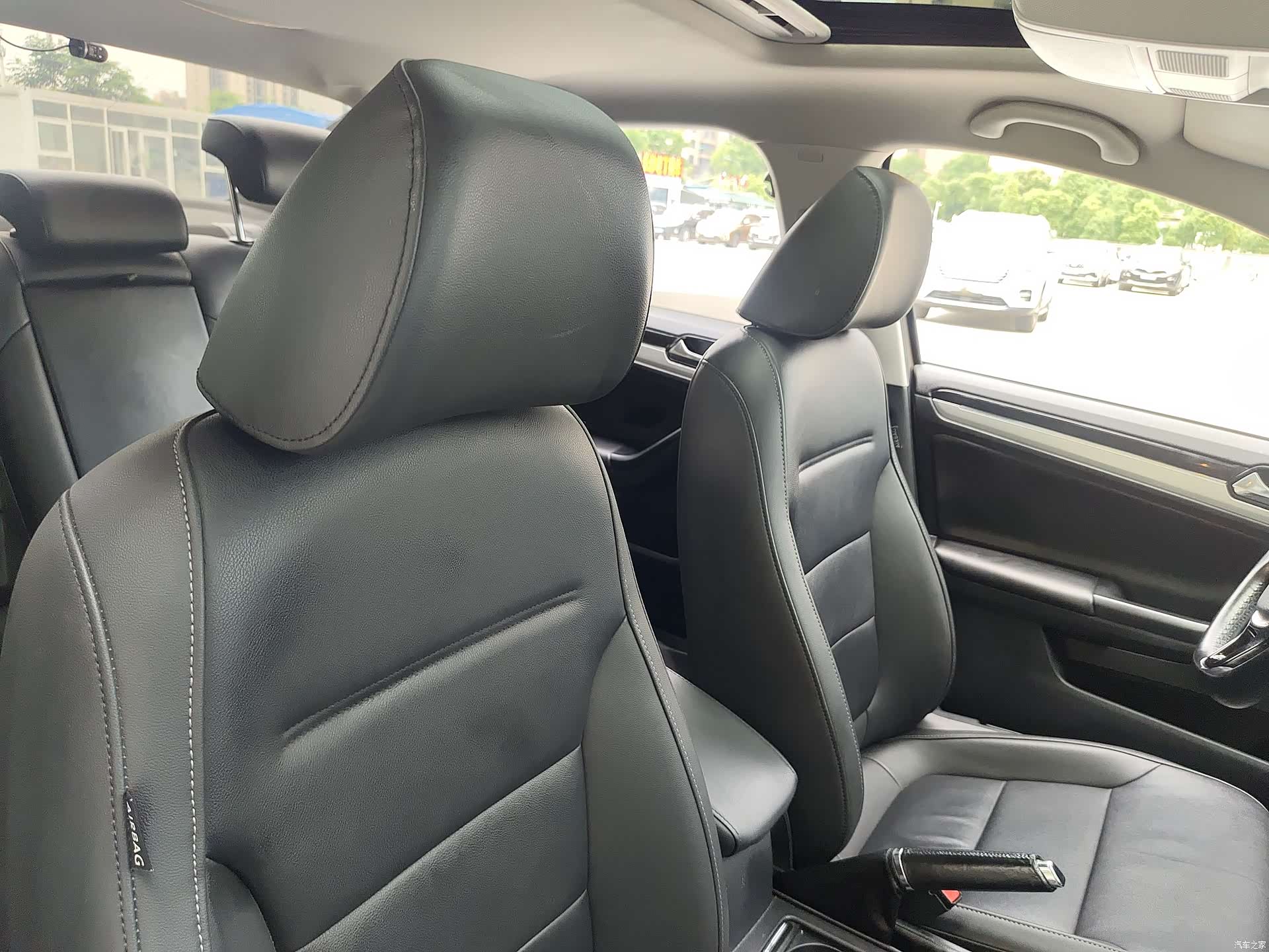 Volkswagen Sagitar, 2016 19