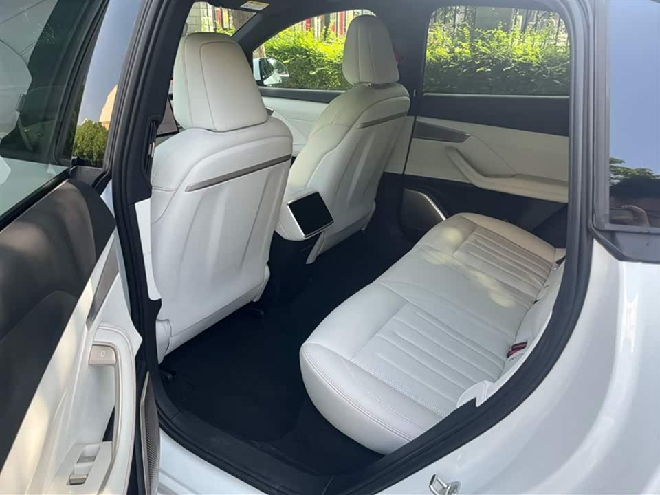 NIO L60 NIO L60