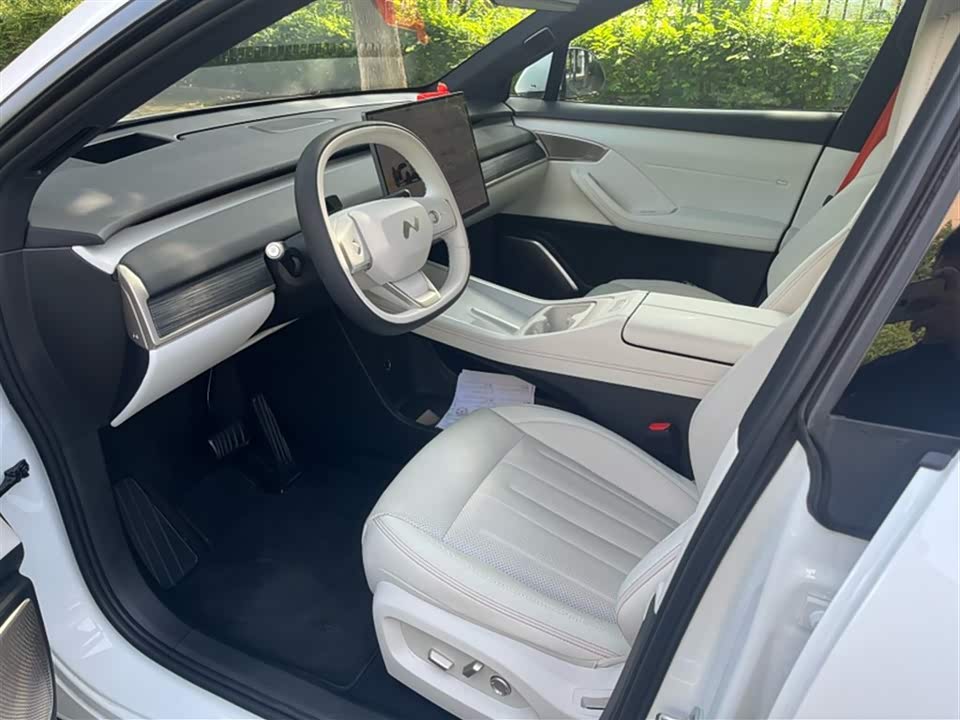 NIO L60 NIO L60