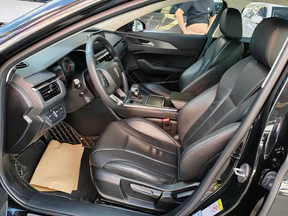 Hongqi H5