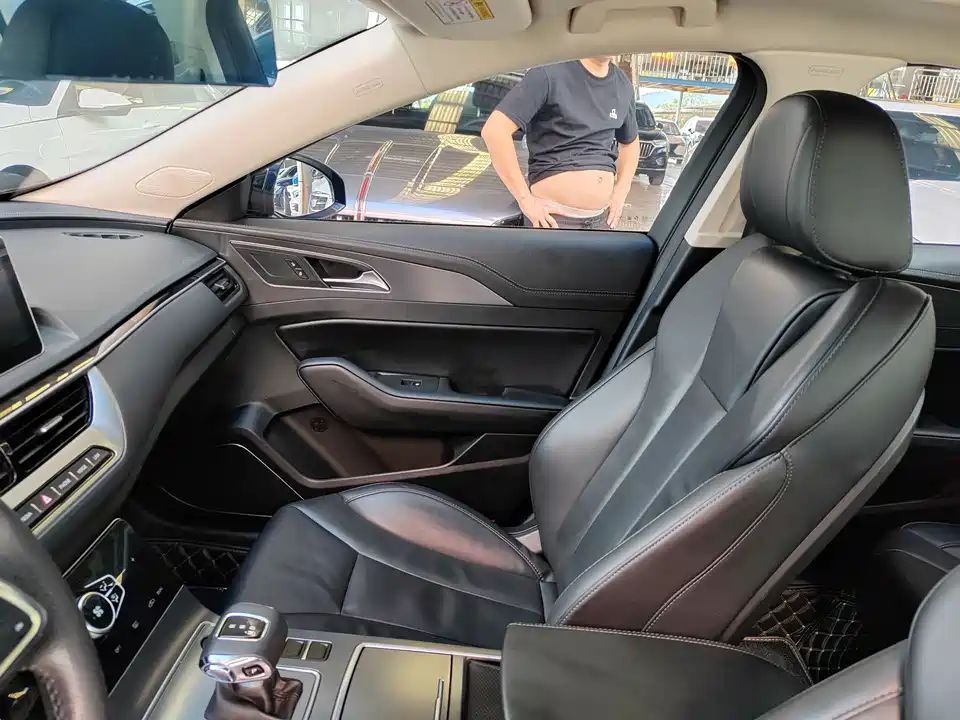 Hongqi H5