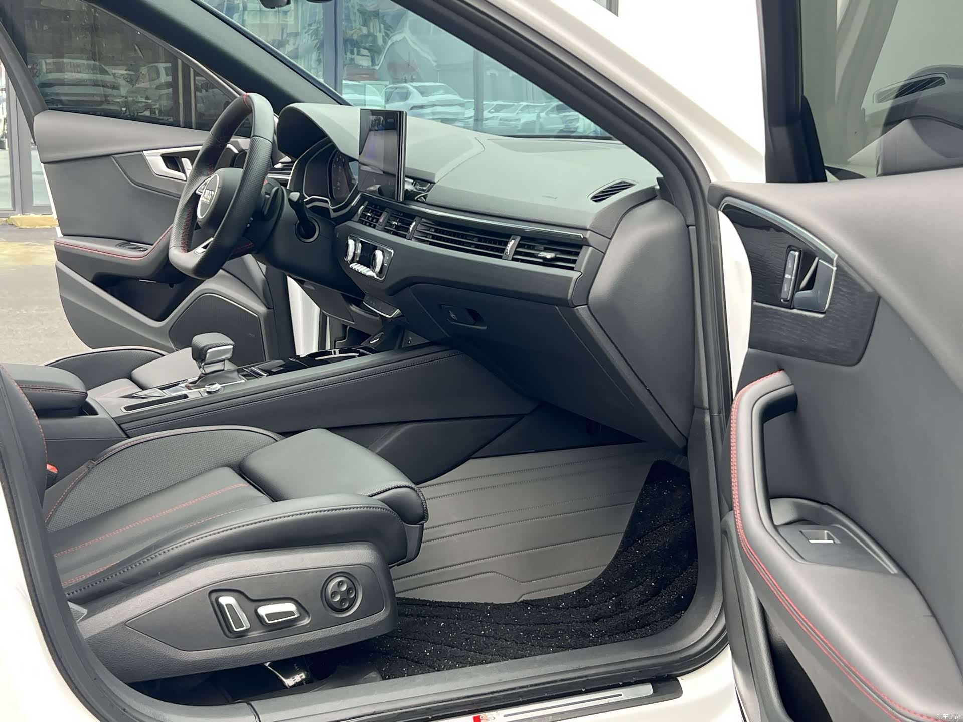 Audi A4L, 2025 6