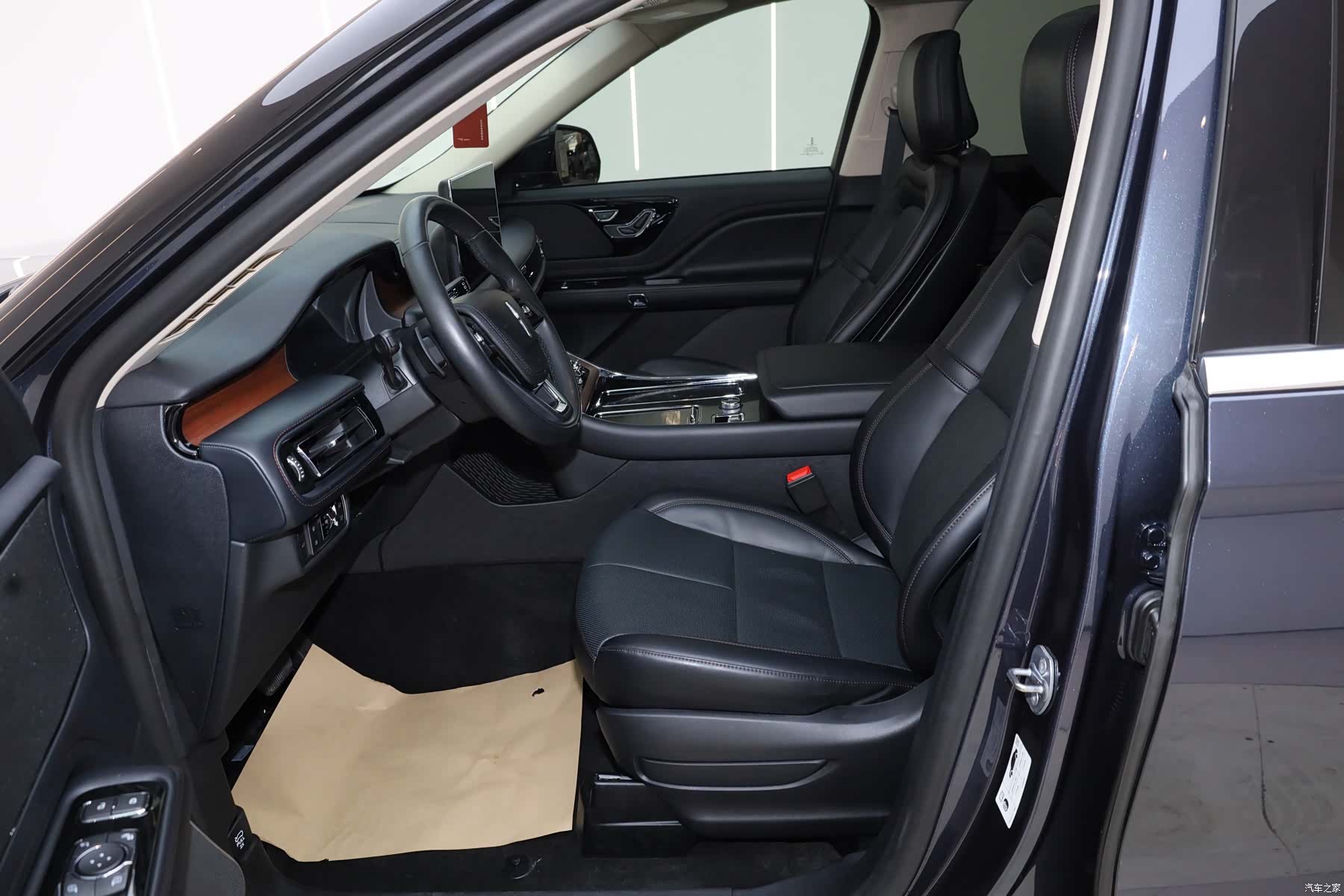Lincoln Aviator, 2024 20