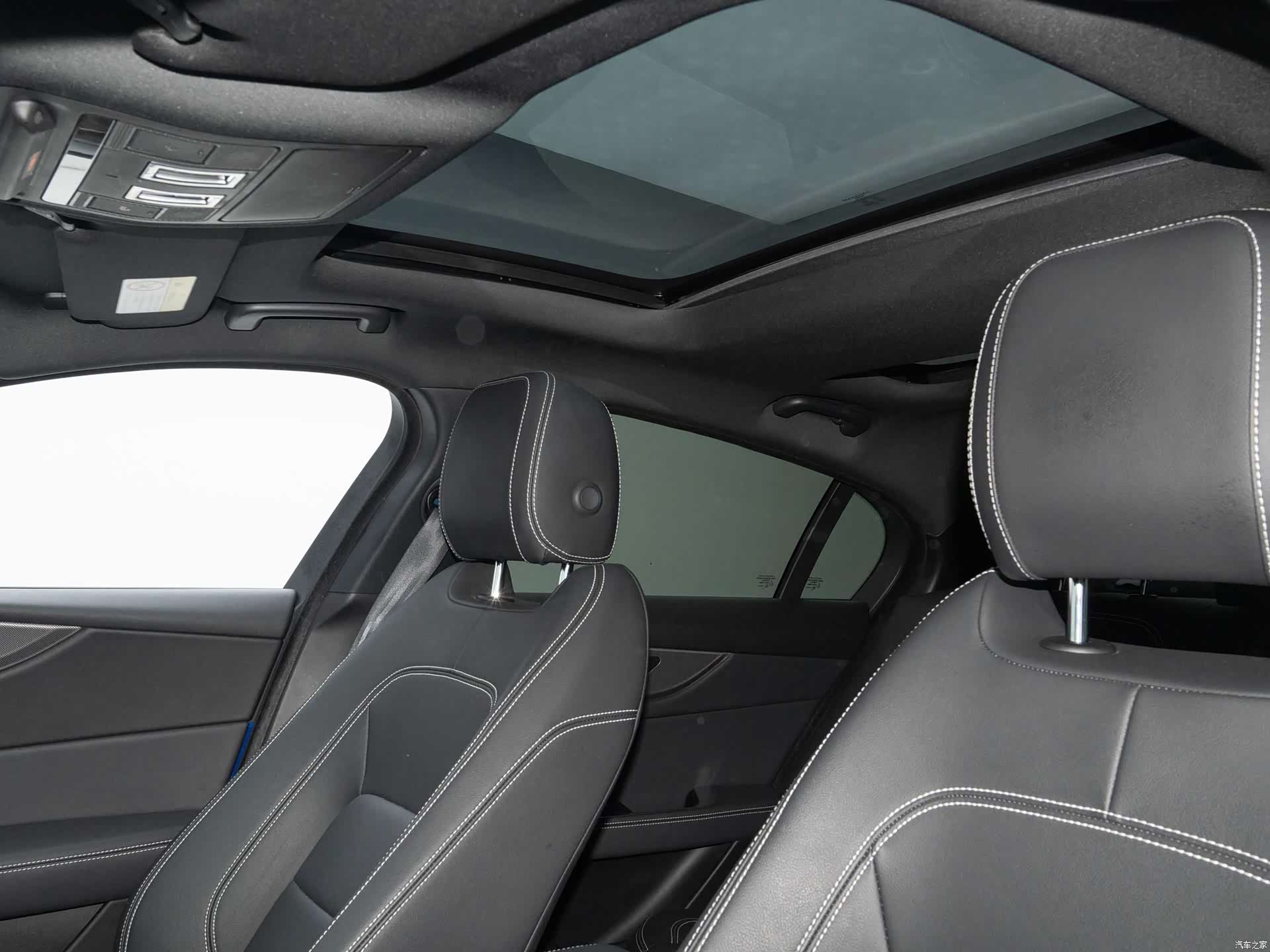 Land Rover XEL, 2021 7
