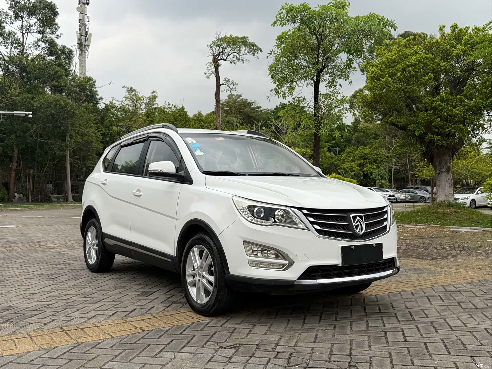 Wuling 560, 2015 3