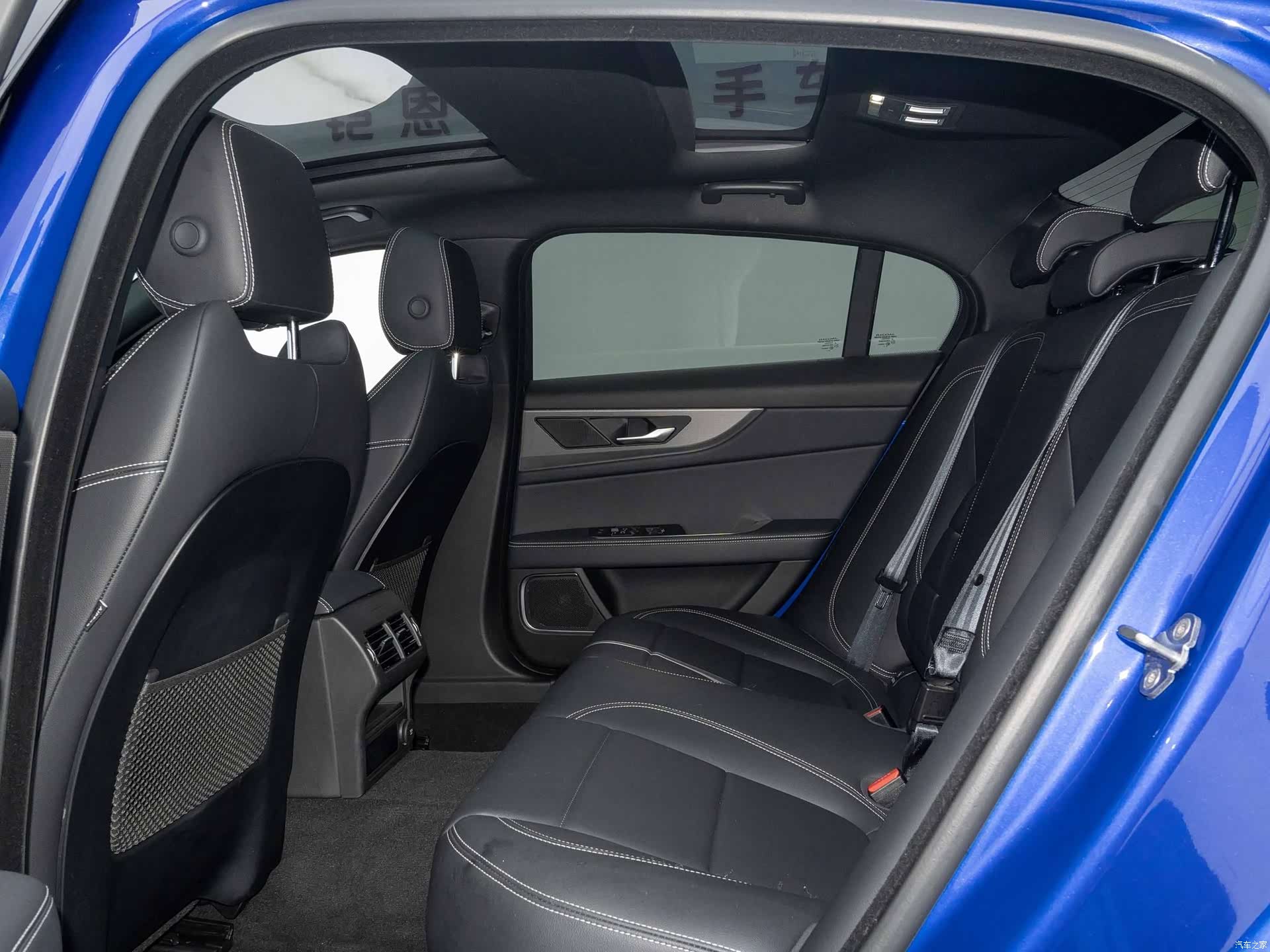 Land Rover XEL, 2021 11