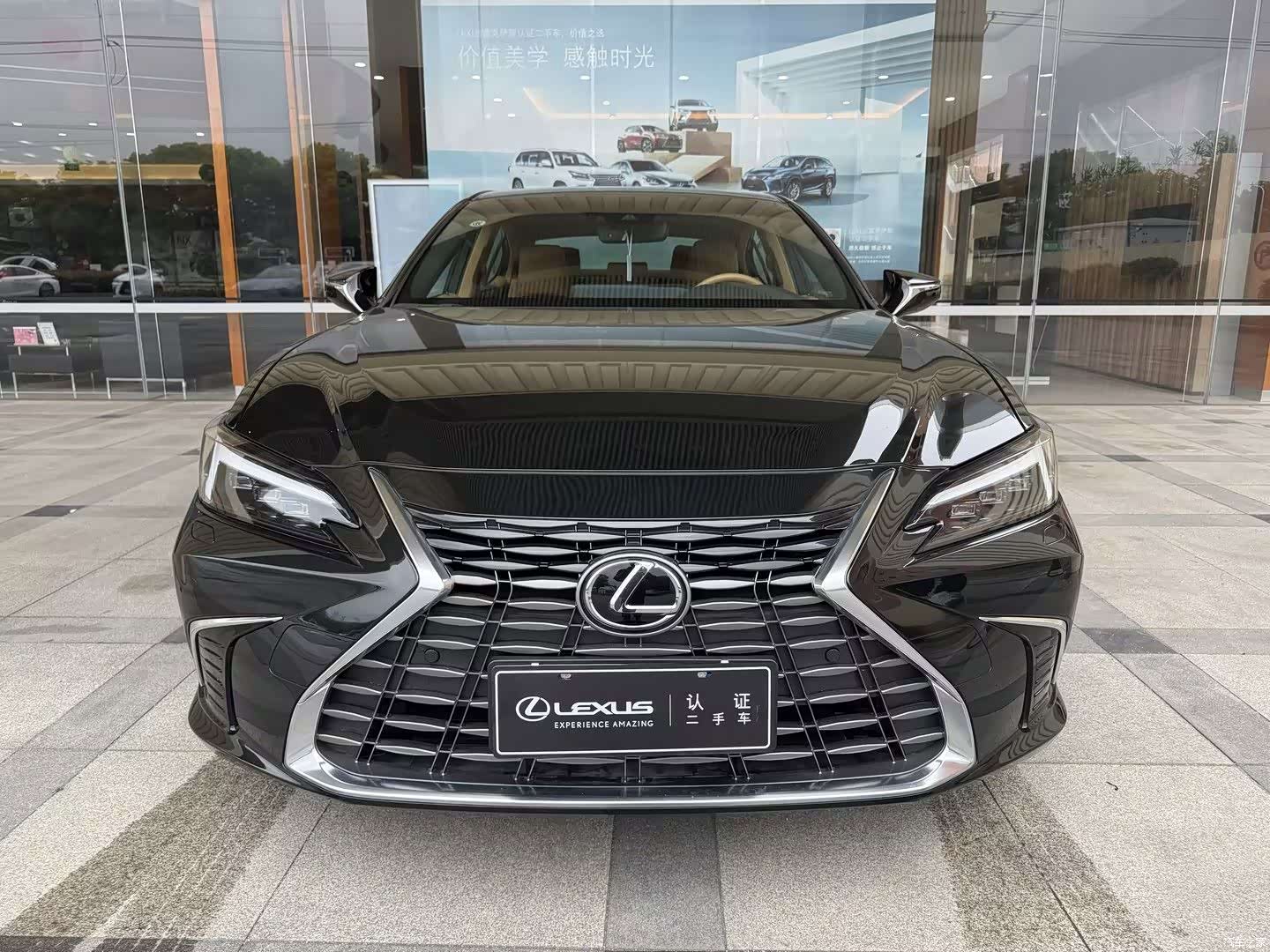 Lexus ES, 2025 2