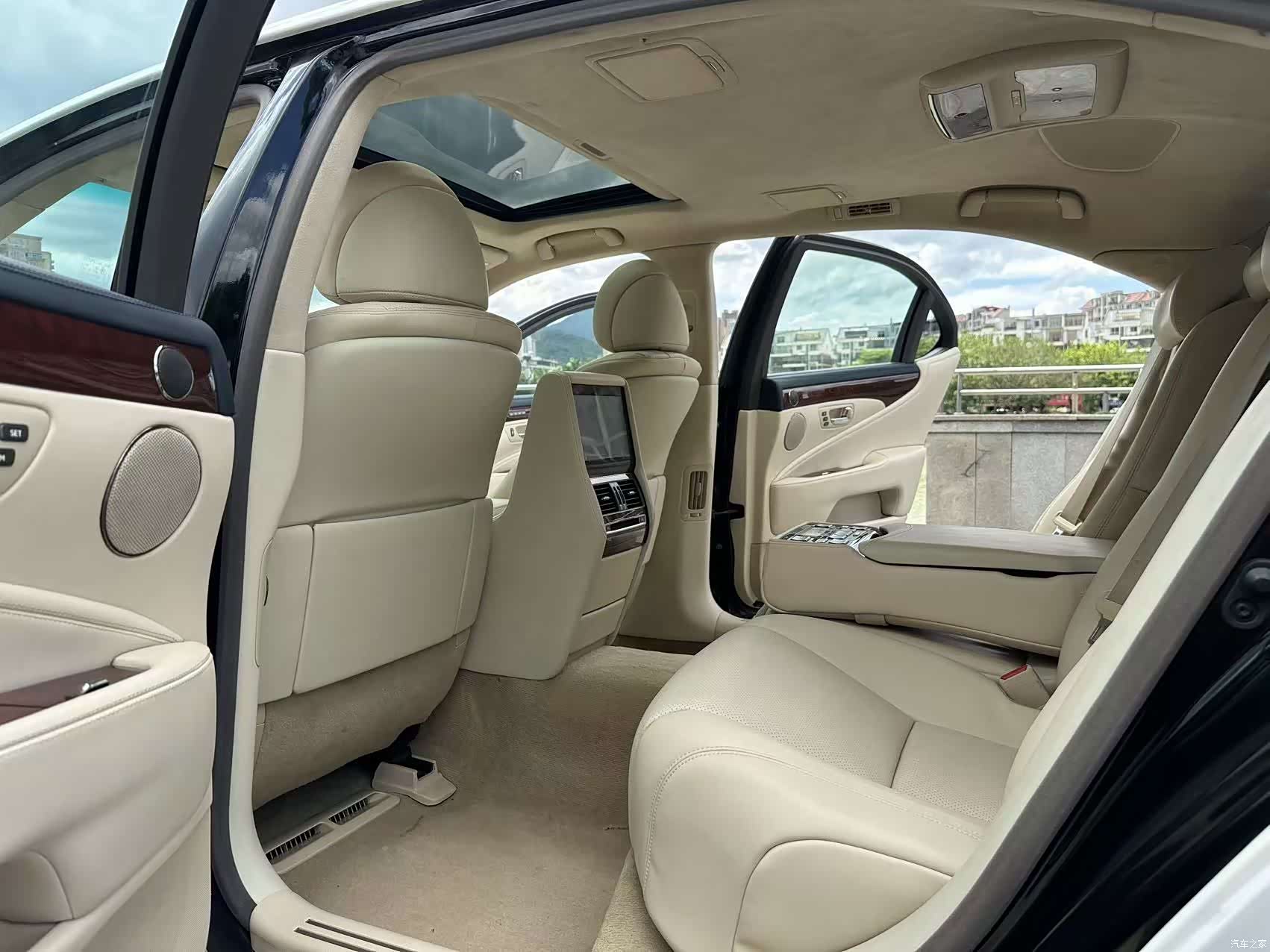 Lexus LS, 2010 6