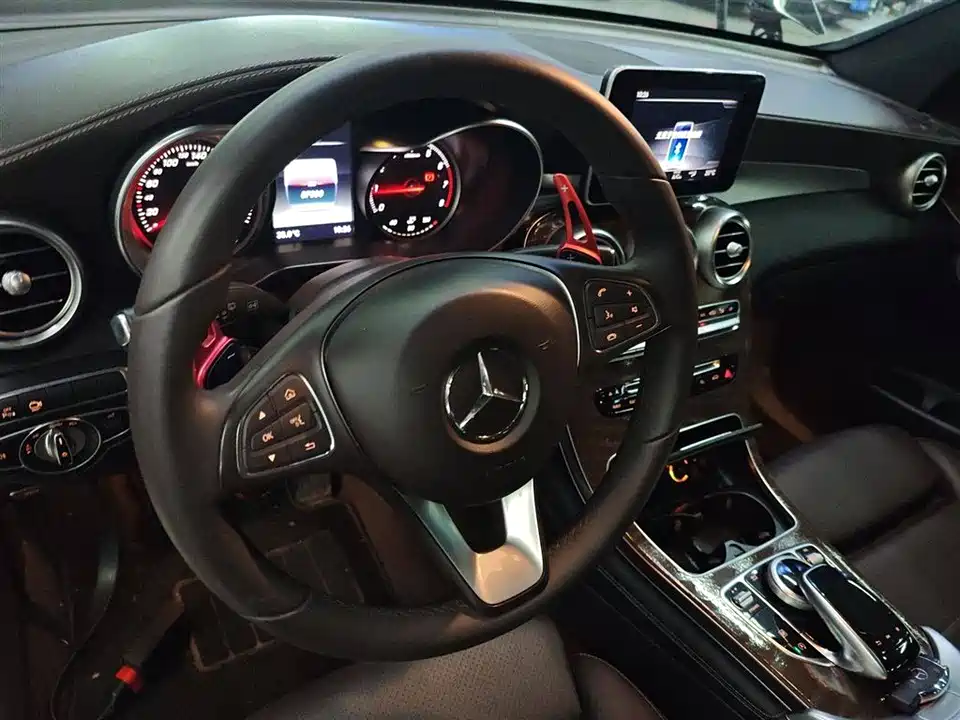 Mercedes-Benz GLC Mercedes-Benz GLC
