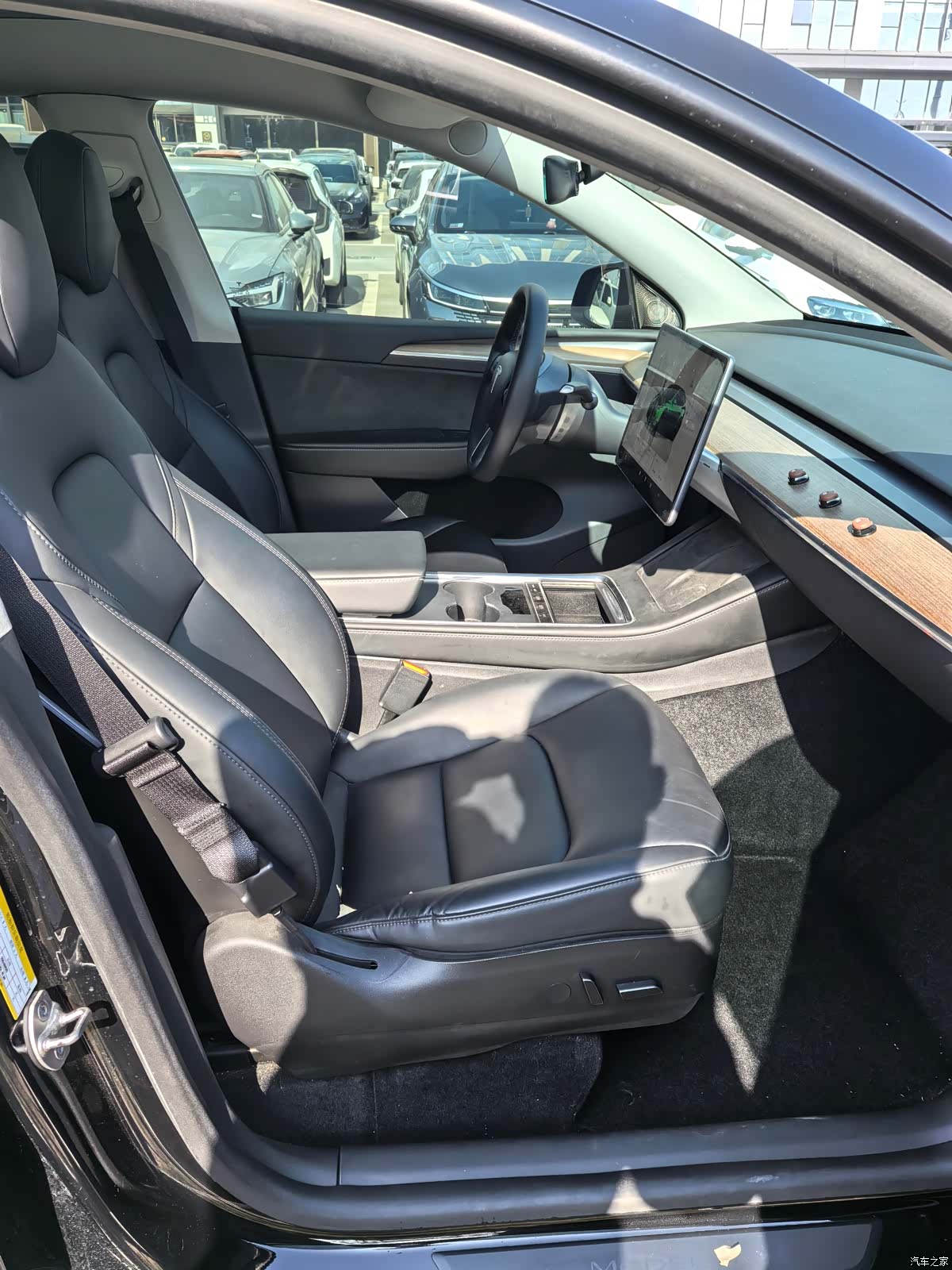 Tesla Model Y, 2022 17