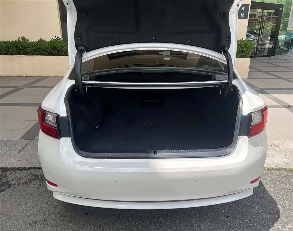Lexus ES, 2016 6