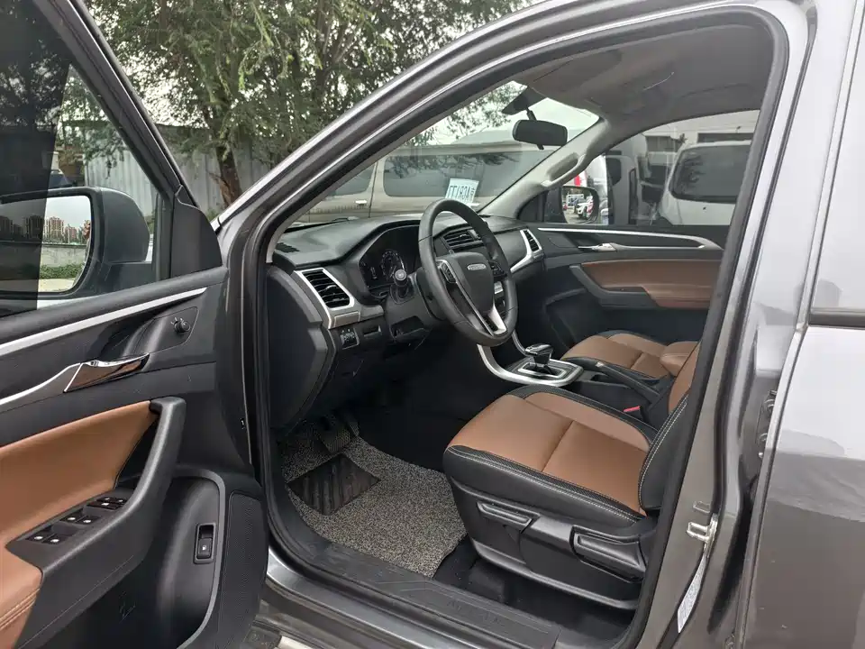 MAXUS Chase T70