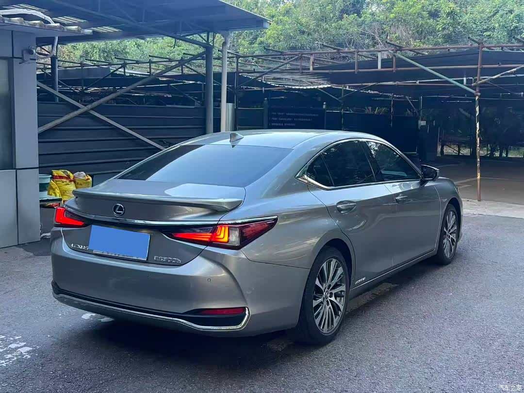 Lexus ES, 2021 4