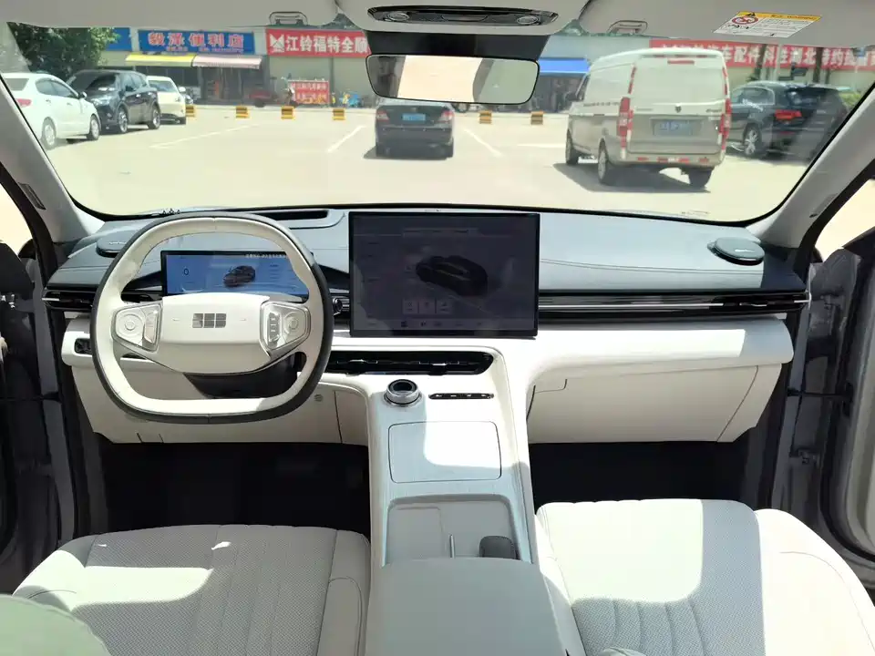 Geely Galaxy Galaxy E5