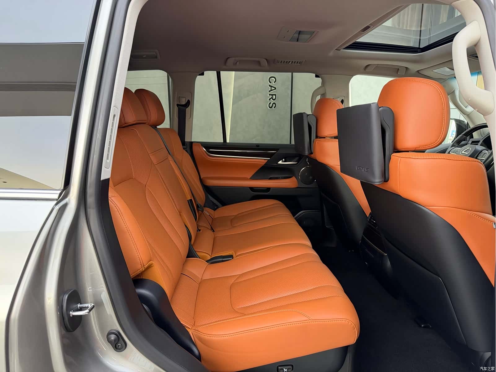 Lexus LX, 2019 14