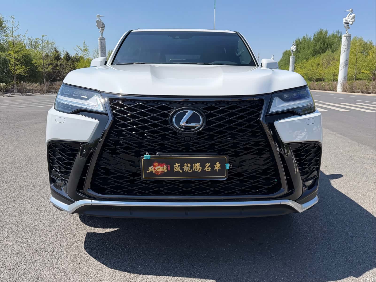 Lexus LX, 2023 2
