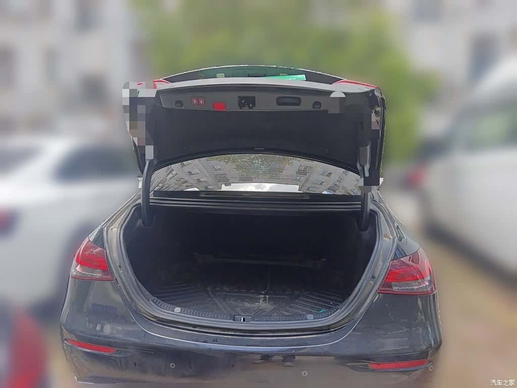 Mercedes-Benz E-Class, 2022 20