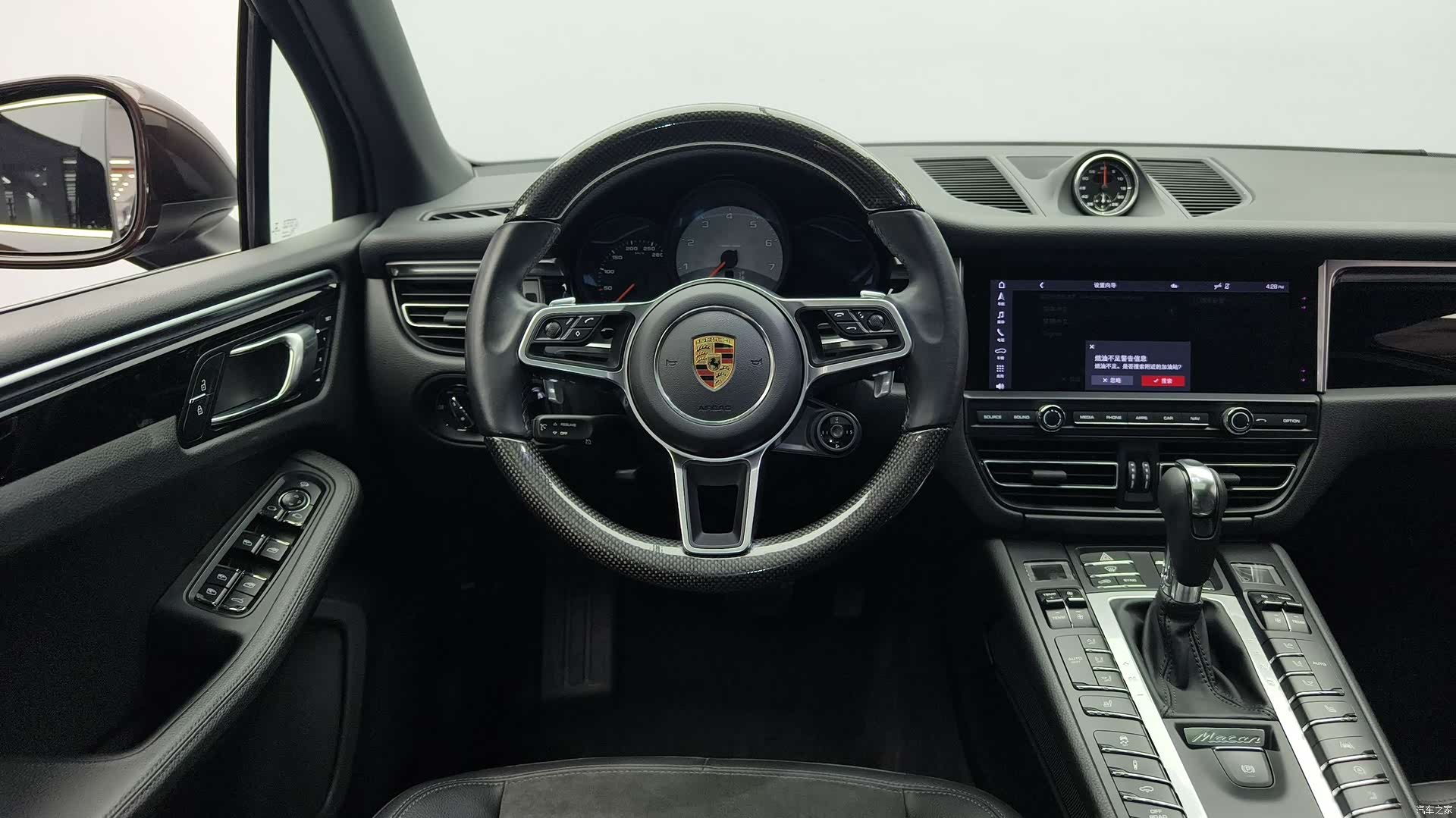 Porsche Macan, 2022 9