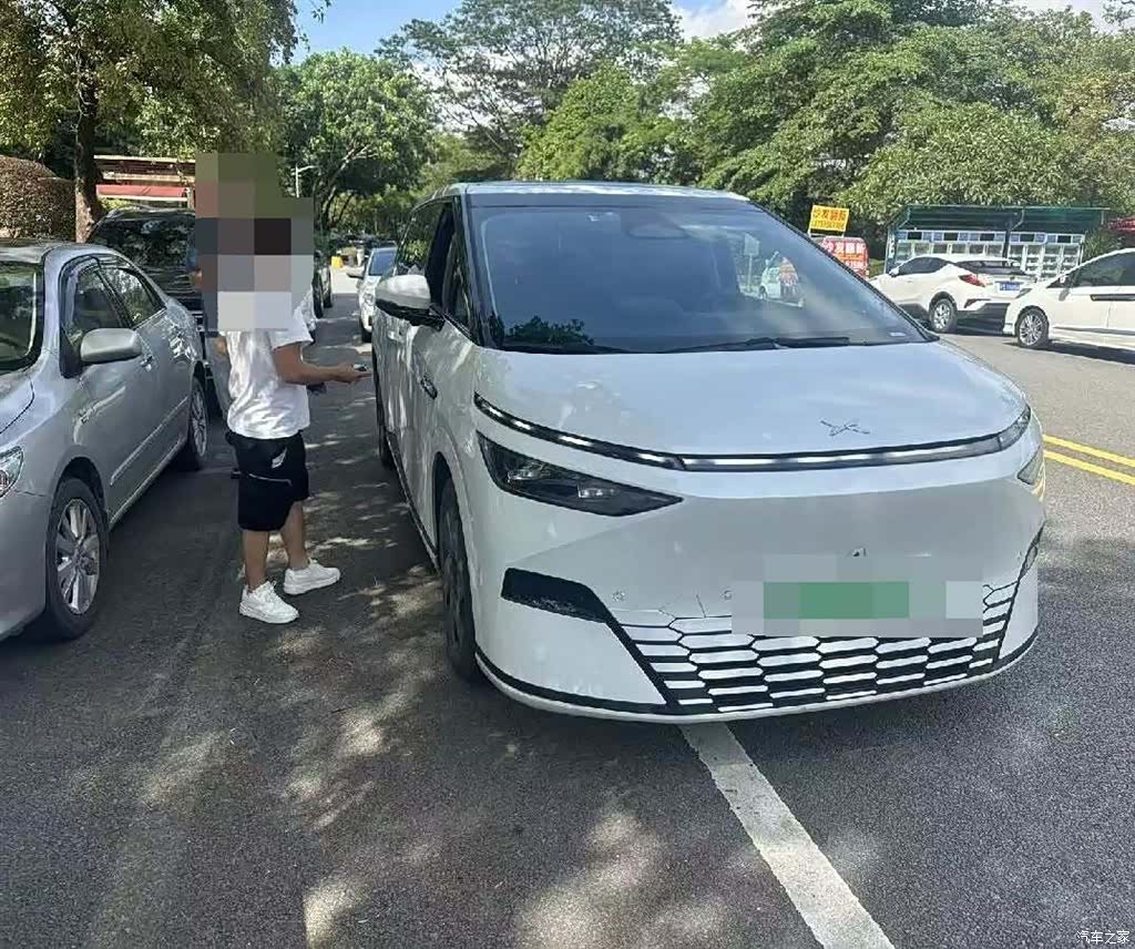 Xpeng X9, 2024 2