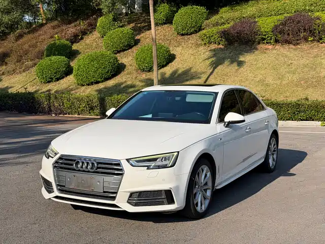 Audi A4L 2018 — купить из Китая под заказ