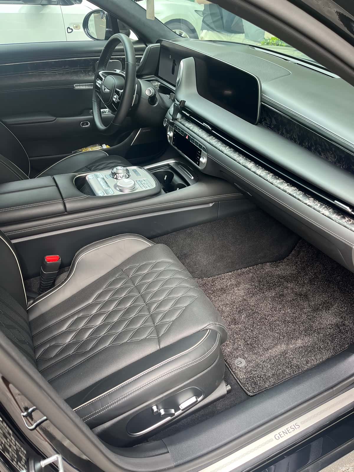 Genesis G90, 2023 2