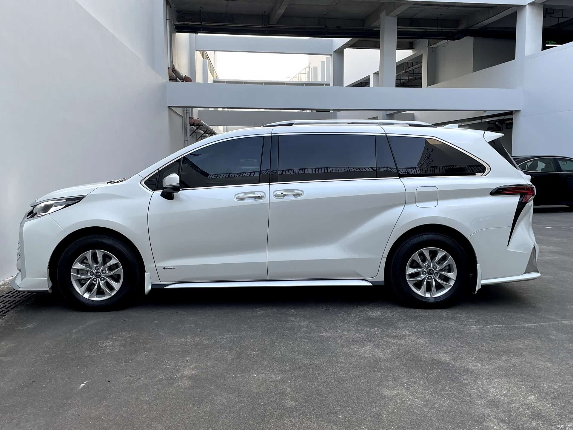 Toyota Granvia, 2025 6