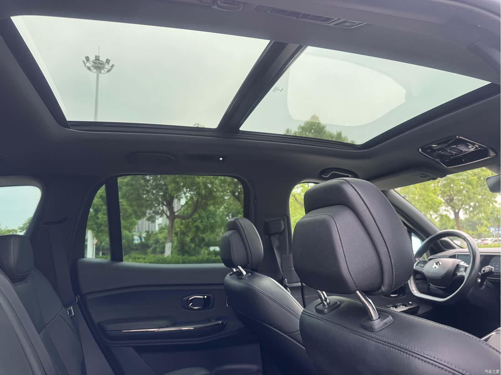 NIO ES8, 2022 16