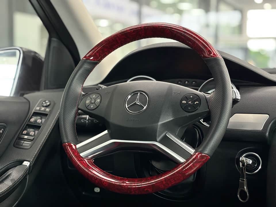 Mercedes-Benz R-class