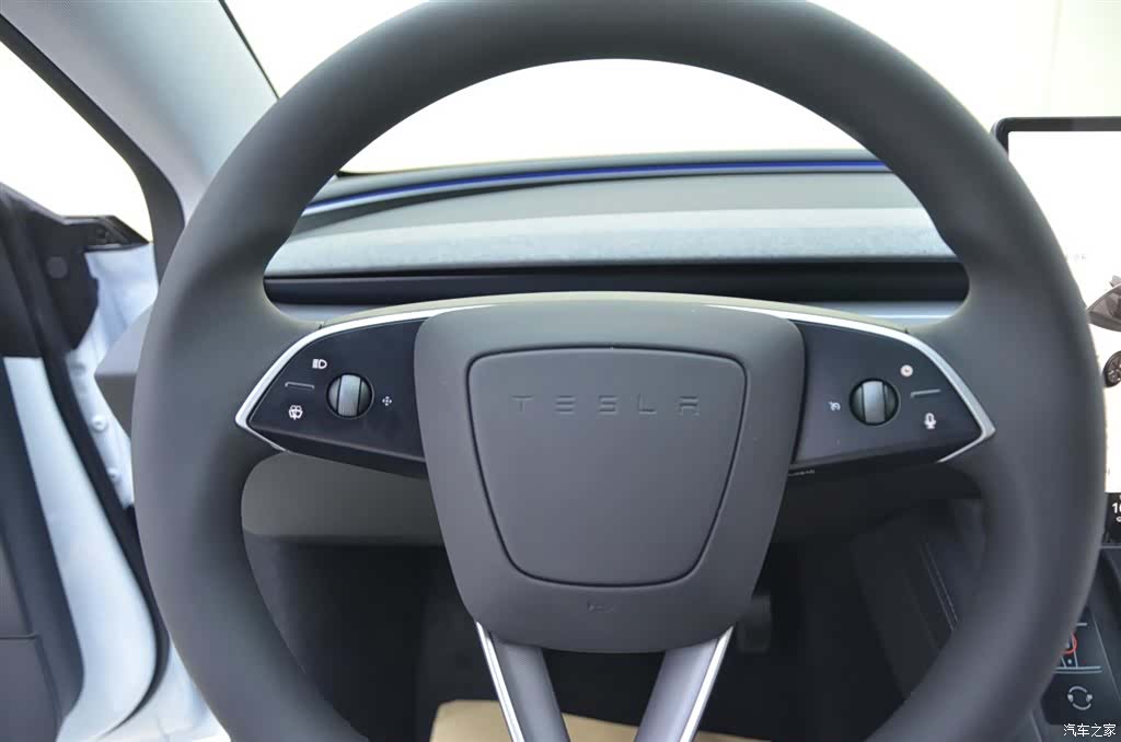 Tesla Model 3, 2026 все фото