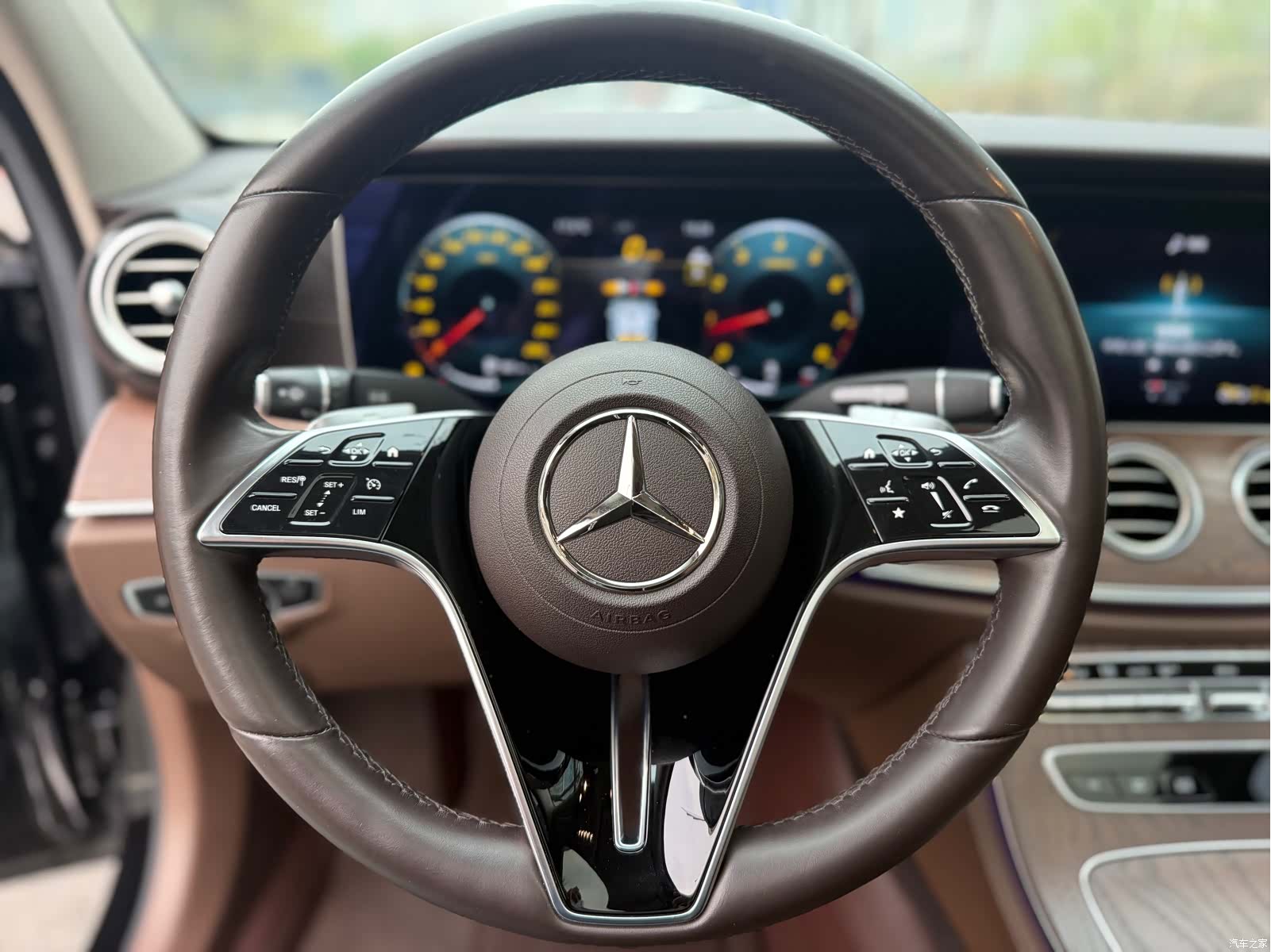 Mercedes-Benz E-Class, 2022 12