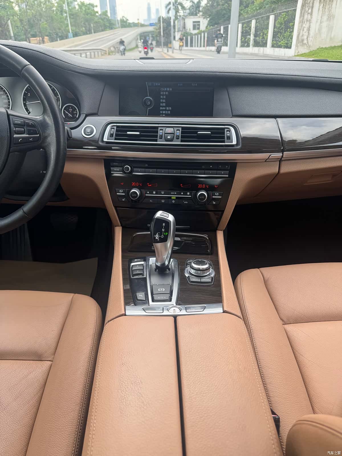 BMW 7 Series, 2011 10