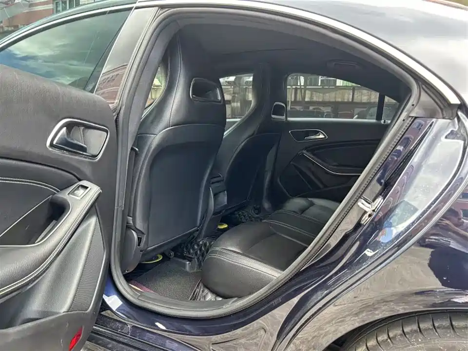 Mercedes-Benz CLA Mercedes-Benz CLA