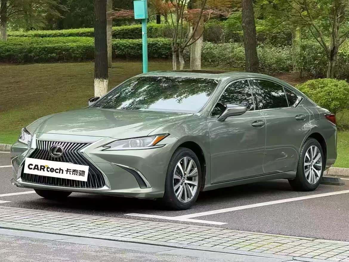 Lexus ES, 2021 1