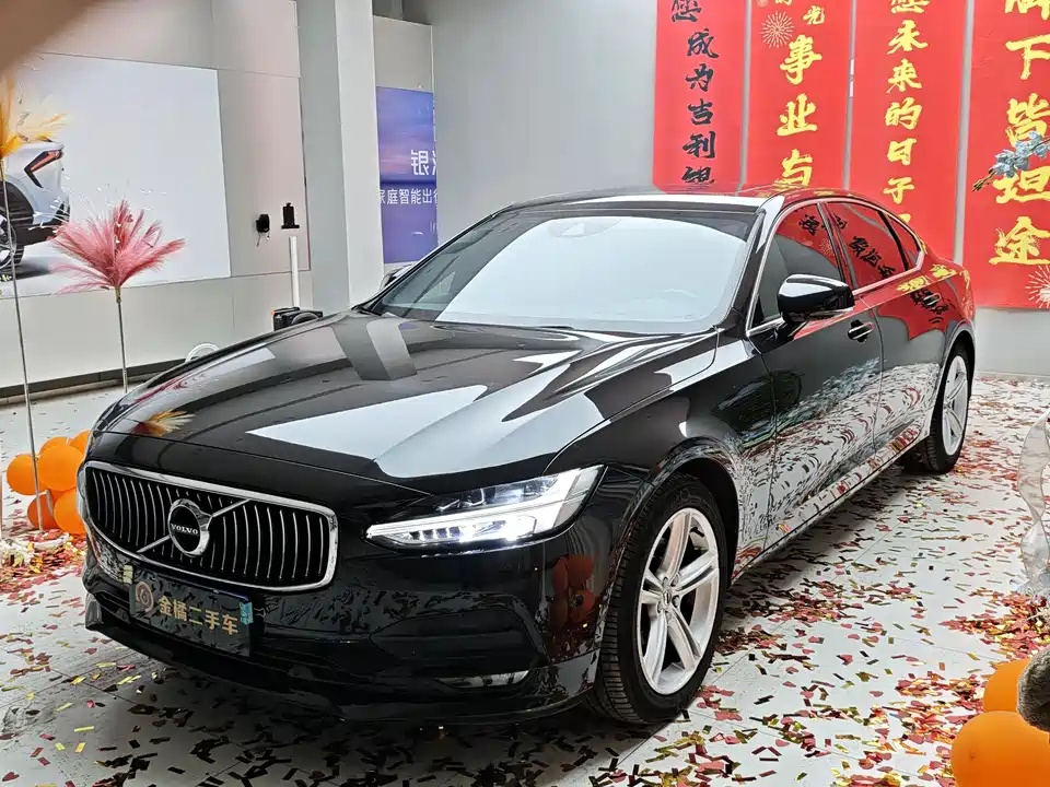 Volvo S90
