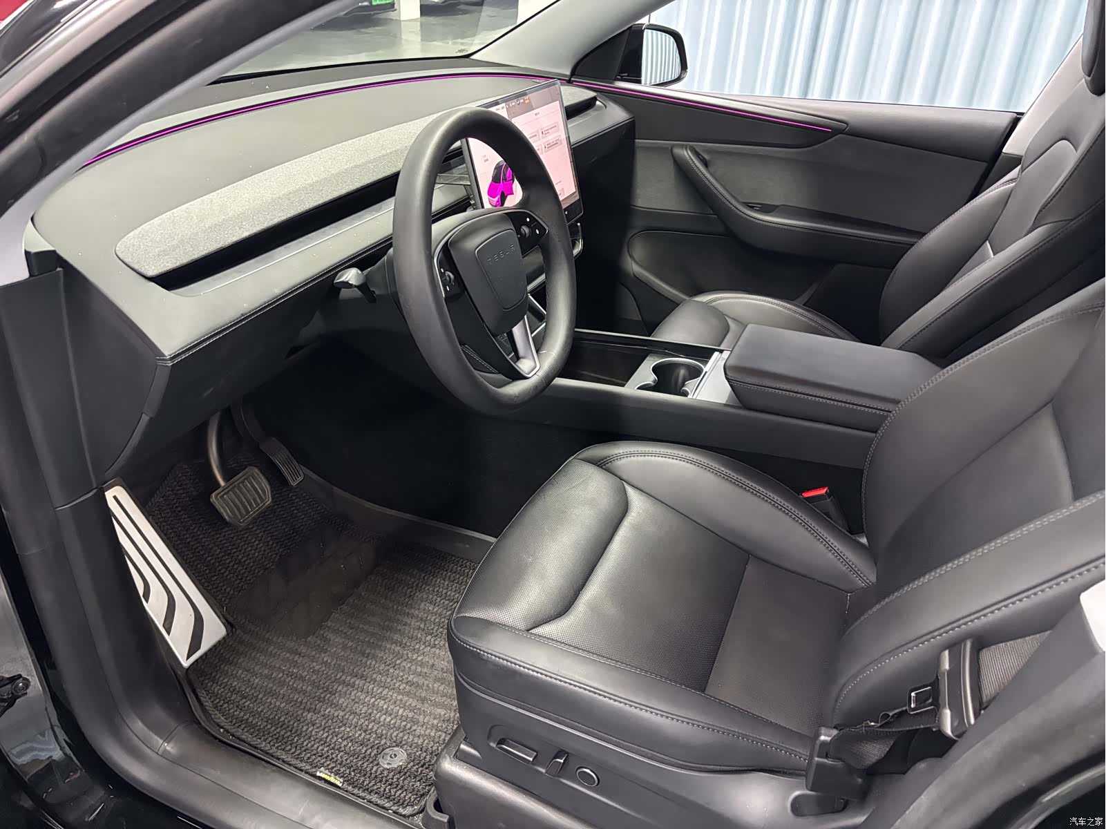 Tesla Model Y, 2025 4