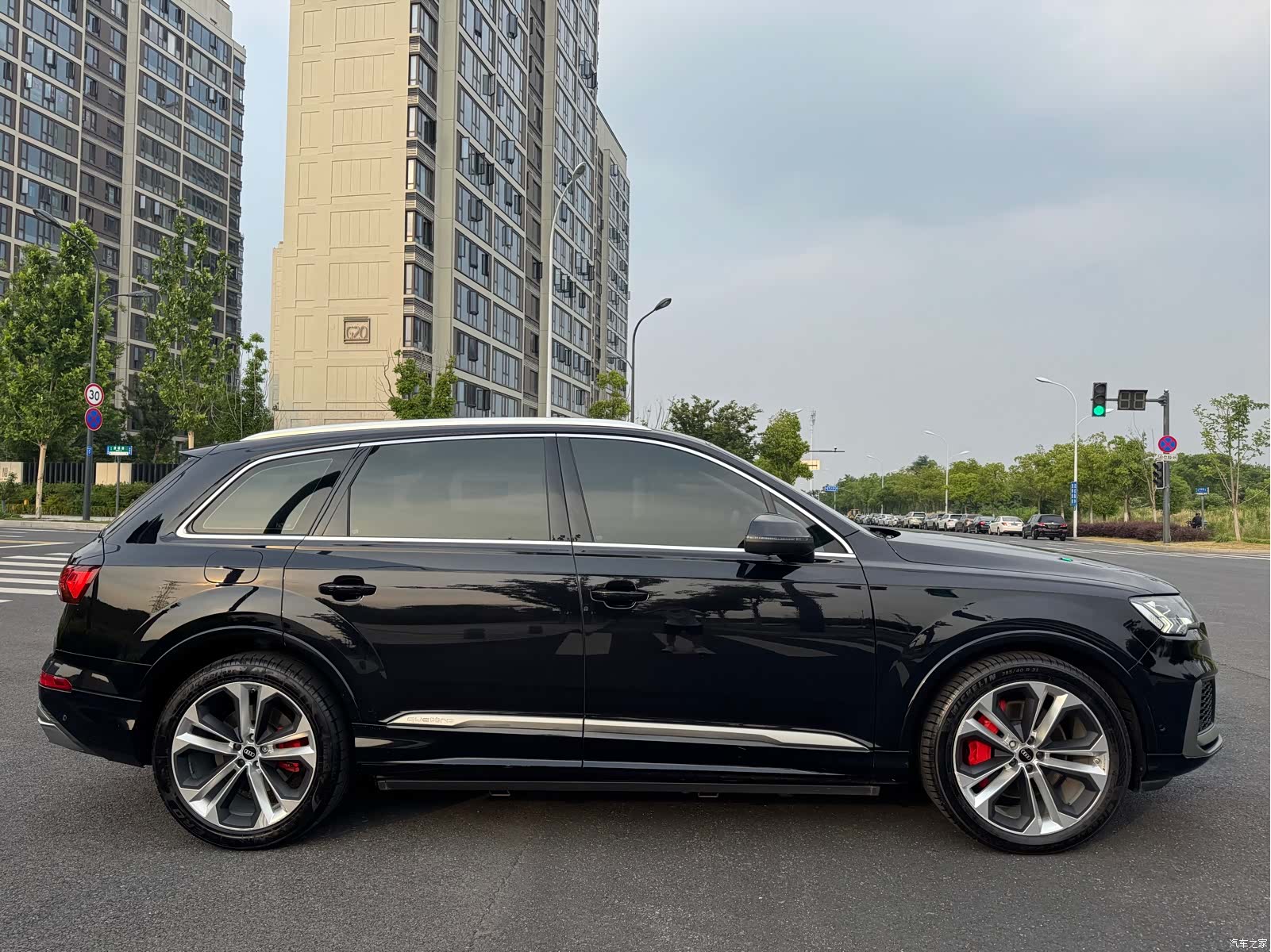Audi Q7, 2021 все фото