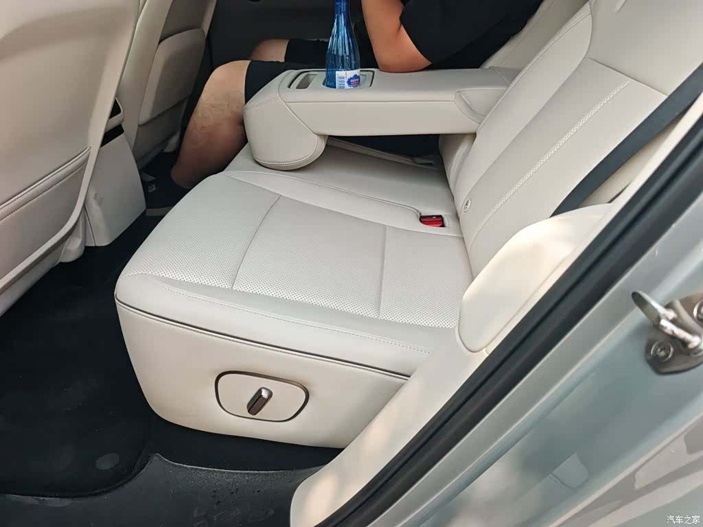 Li Auto i6, 2026 15