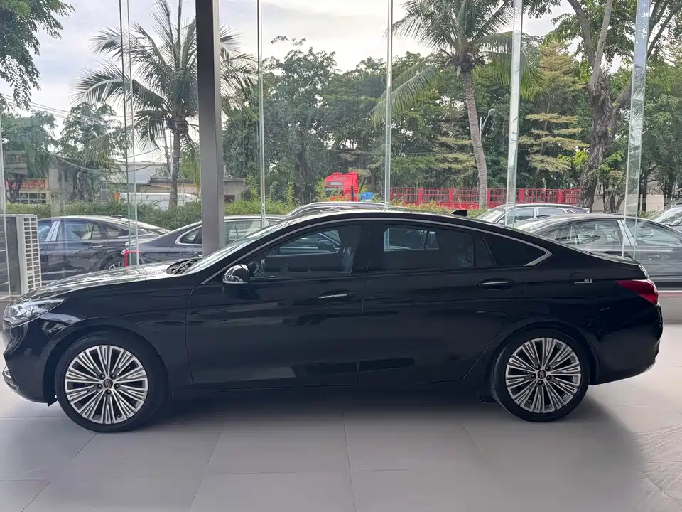 Hongqi H5