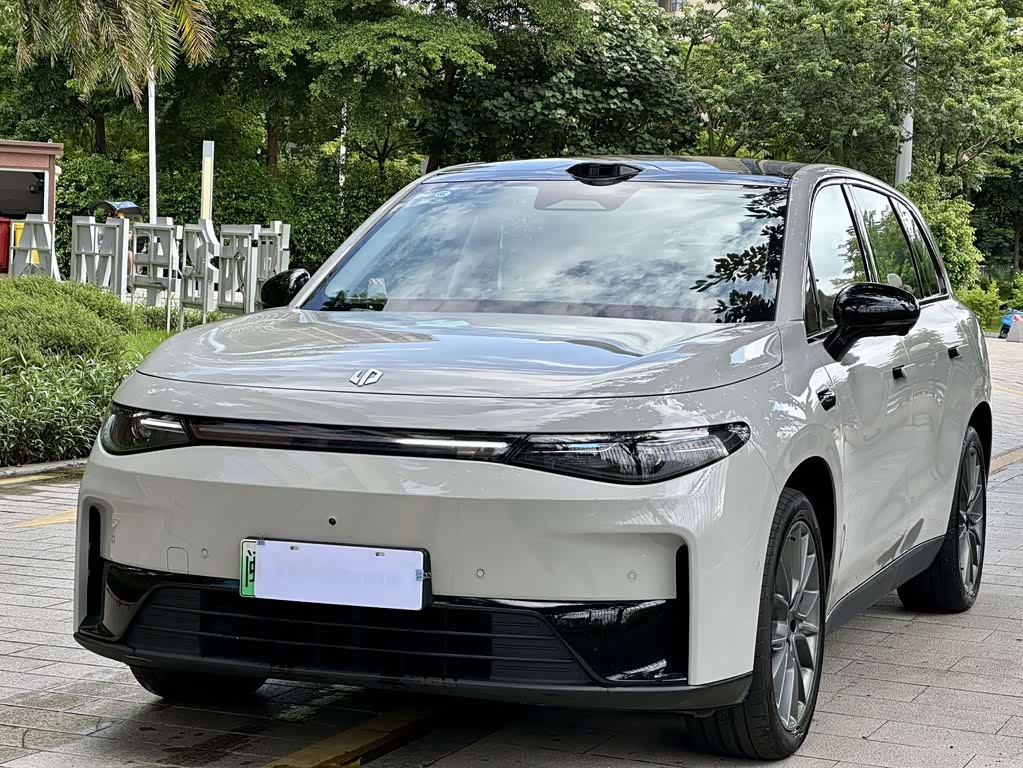 Leapmotor C10