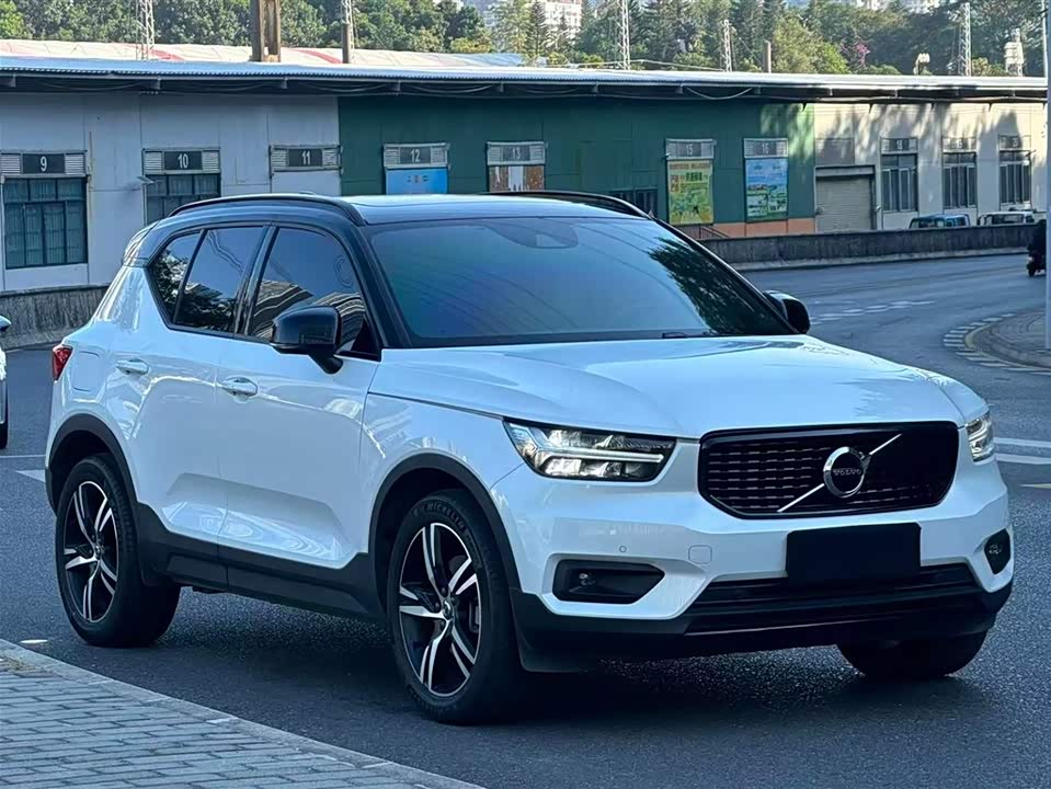 Volvo XC40