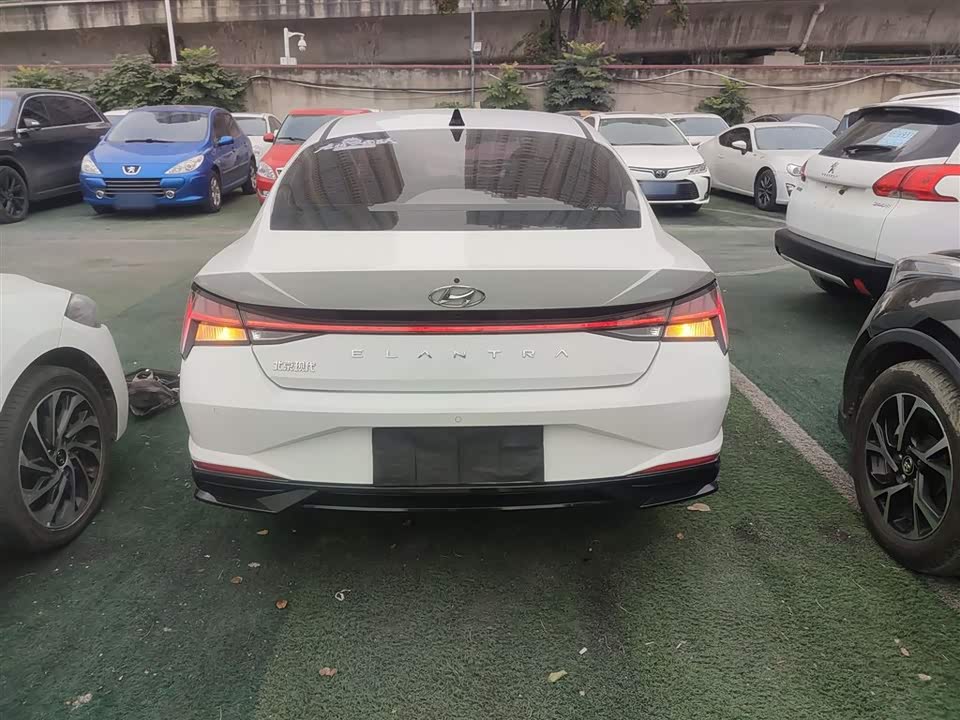 Hyundai Elantra