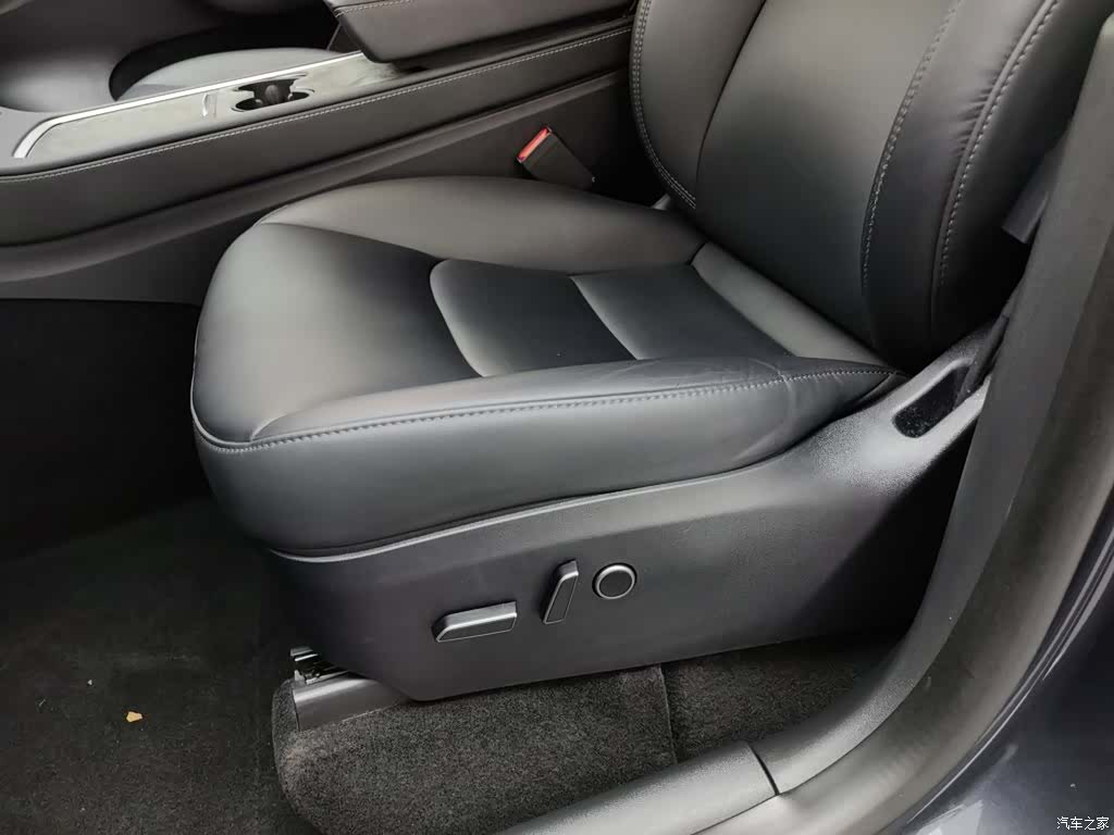 Tesla Model Y, 2024 20