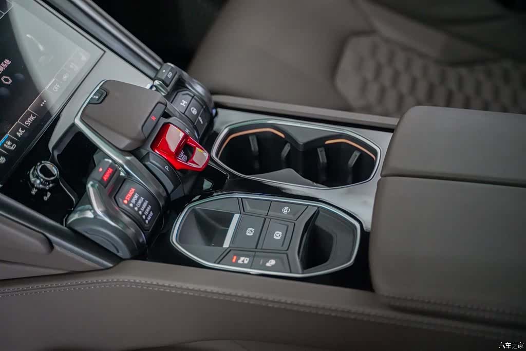 Lamborghini Urus, 2024 15